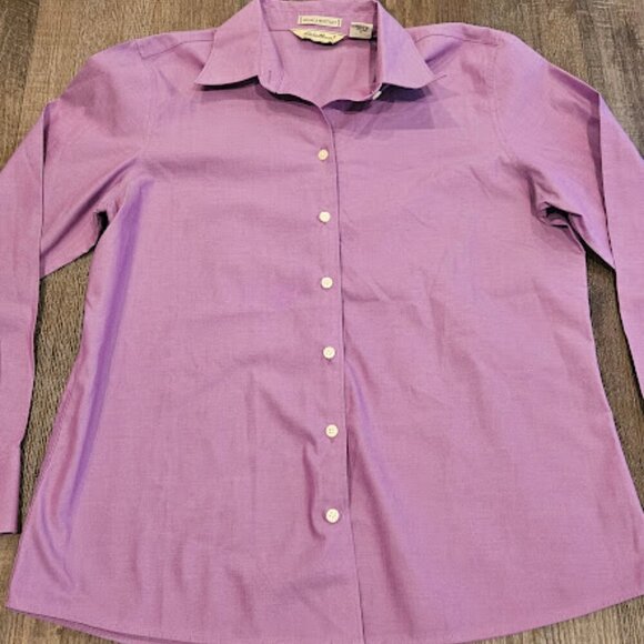 Eddie Bauer Women Size 6 Pastel Purple Wrinkle Resistant Cotton Button Up Shirt - Picture 2 of 5